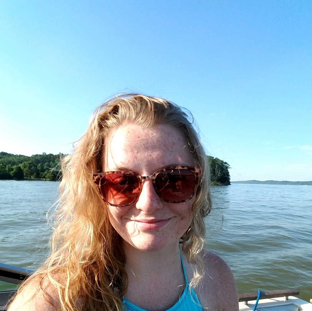 Meet your Posher, Caitlyn